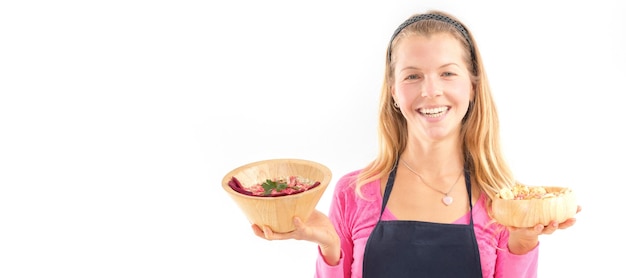 Szczęśliwa osoba jedząca przygotowane danie